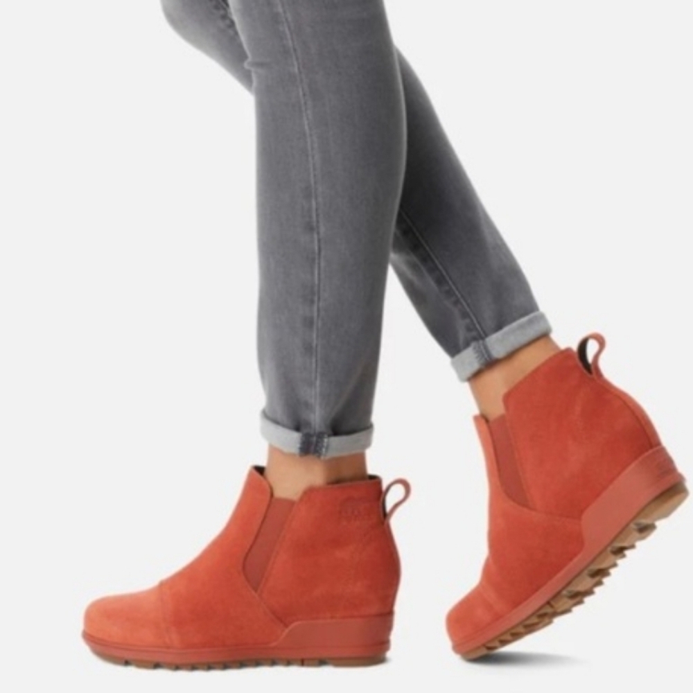 SOREL EVIE PULL ON Ankle Wedge Boots in Warp Red Suede Size 7